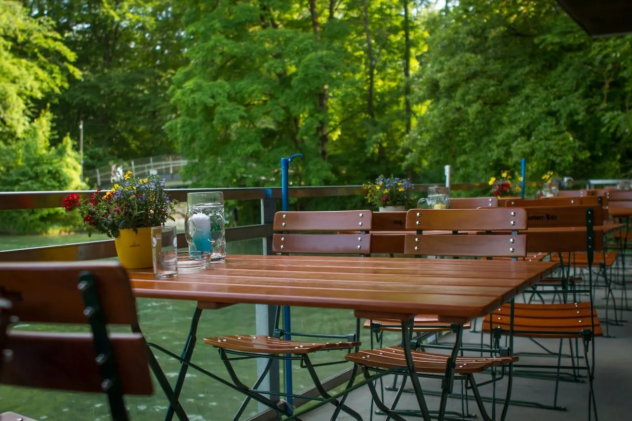 Luxury tent Munich Oktoberfest Glamping Hotel