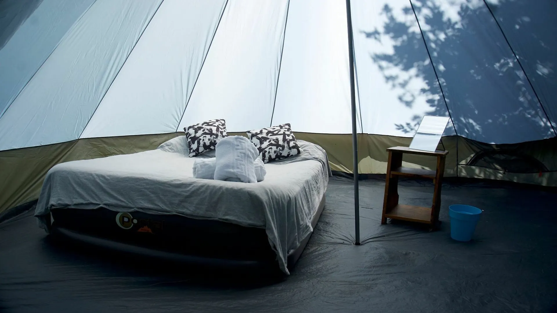 Luxury tent Munich Oktoberfest Glamping Hotel
